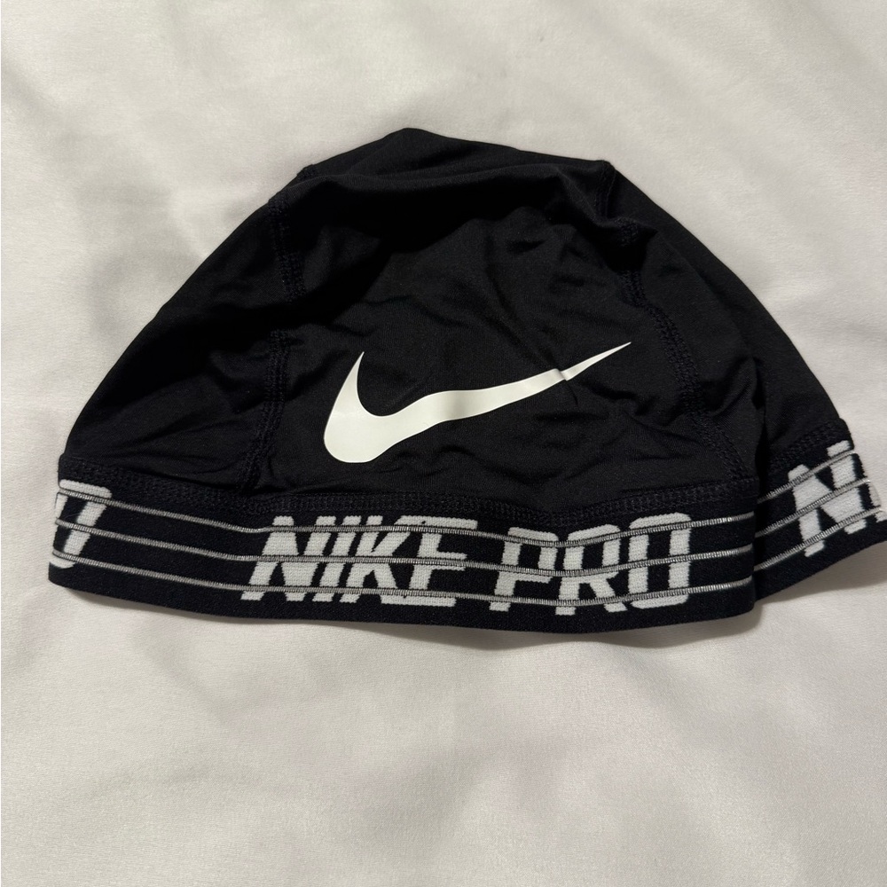 New Nike Pro Black and White Football Skull Cap - Picture 4 of 6